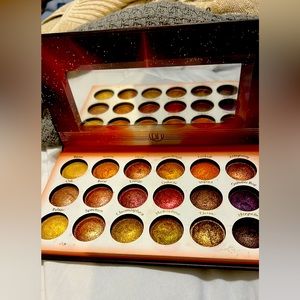 BH cosmetics Solar Flare Eyeshadow Palette